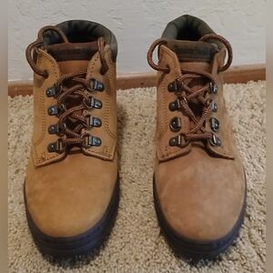 Vintage 90s Timberland Women's Leather Hiking Boots (brand new)